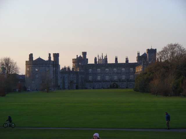 12-kilkenny park, hrad1.jpg