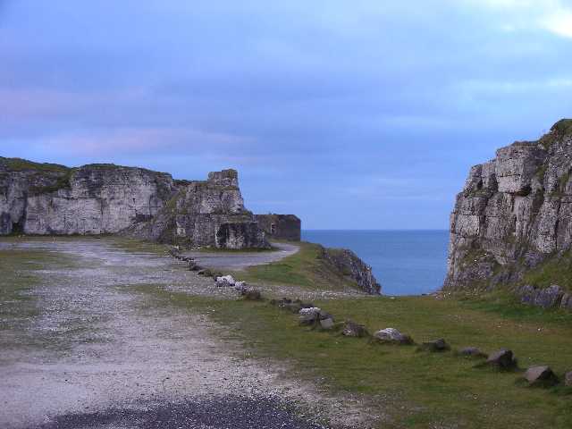 2-carrickarade rope bridge.jpg